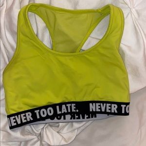 sports bra